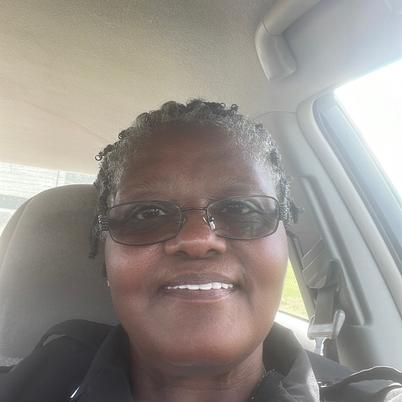 Meet your Posher, Dr. sandra - Picture 1 of 1